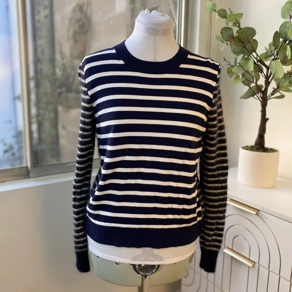 ✨Warm & Fuzzy Sweater Set (3)✨: Cupcakes & Cashmere S + Madewell M + Sundry M - Picture 8 of 16